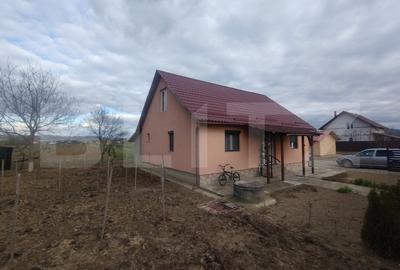 Casa 70 mp utili,700mp de teren,zona comunei Uriu