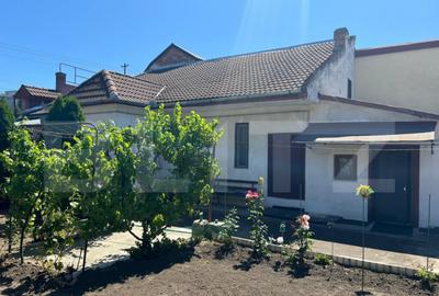 Casa de vanzare, cu 3 camere, 85 mp, zona semicentrala - 1