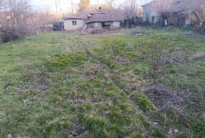 Teren de 811 mp, în Căscioarele - 1