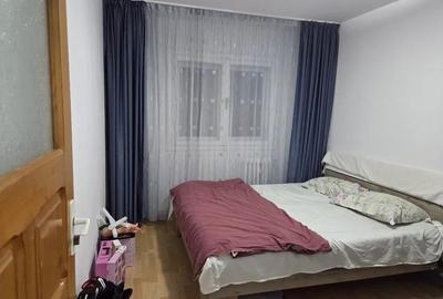 Nicolina - 3 Camere Decomandat - Etaj 2 -70 Mp - Bloc 1982 - 2