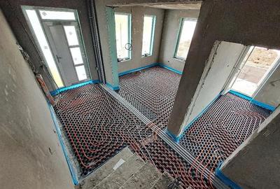 Casă cu 3 camere cu Teren 202 Mp în Central - 1