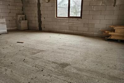 Vand casa p+m 250mp la ro?u cu teren 1200mp - 2