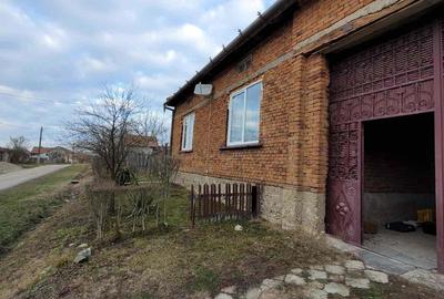 Casă cu 4 camere cu Teren 2200 Mp în Lugoj