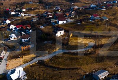 Teren de vanzare, 18 arii, priveli?te deosebita ?i utili - 2