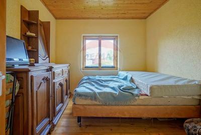 Casă cu 7 camere cu Teren 1288 Mp în Fundata - 3