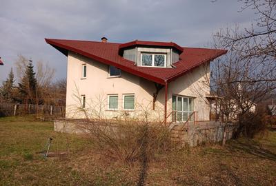 Casă cu 4 camere în Central - 6