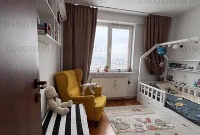 Apartament cu 3 camere decomandat în Vlahuță