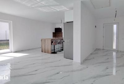 Casă cu 3 camere cu Teren 500 Mp în Noua - 13