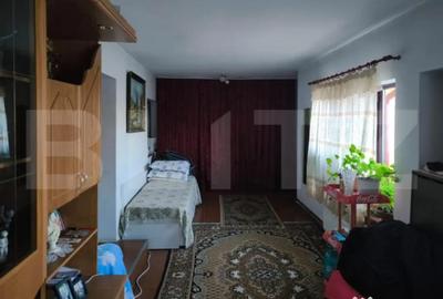 Casă cu 4 camere cu Teren 2000 Mp în Central - 1