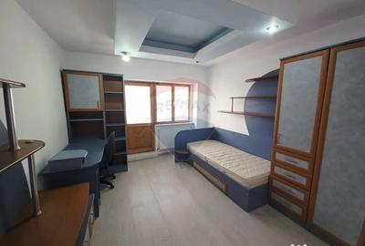 Apartament cu 2 camere decomandat în 1 Mai - 9