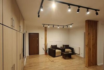 Apartament cu 3 camere semidecomandat în Florești