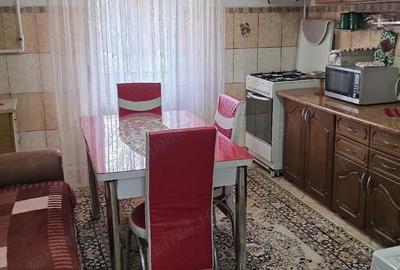 Apartament cu 3 camere decomandat în Horia - 10