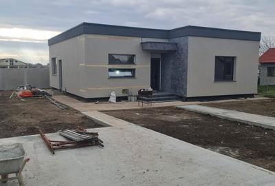 Casă cu 3 camere în Costi - 2