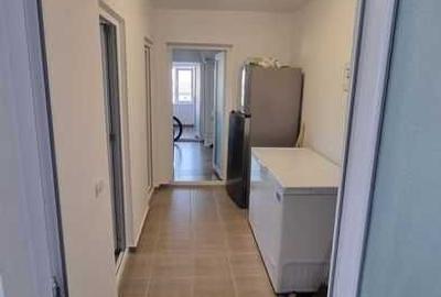 Apartament cu 3 camere semidecomandat în Central - 1
