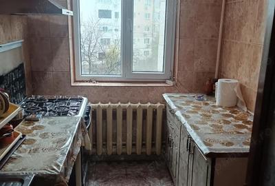 Apartament cu 3 camere semidecomandat în Central - 6