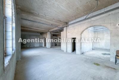 Spațiu comercial, de 2,500 mp, în 700 - 1