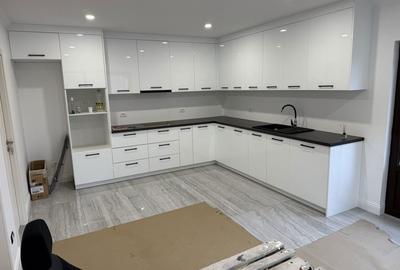 Casă cu 4 camere în Central - 3