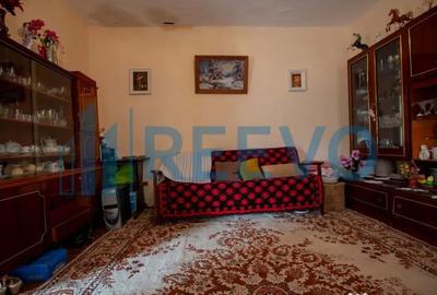 Casă cu 5 camere cu Teren 3365 Mp în Conțești - 4