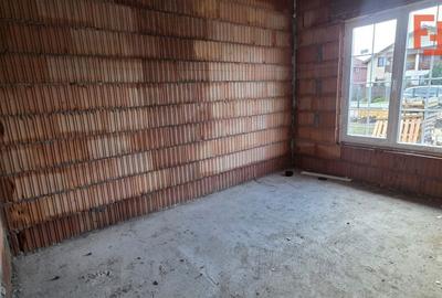 Casă cu 3 camere cu Teren 313 Mp în Central - 2