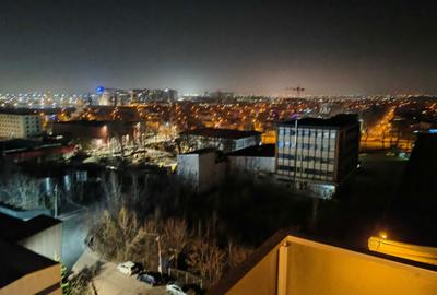 Garsonieră decomandată în Titan