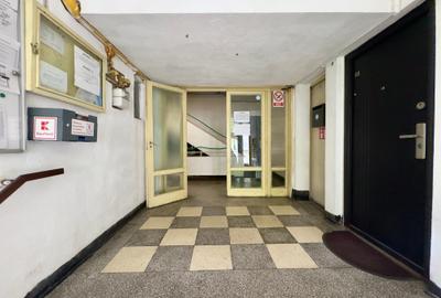 Apartament 2 camere, bloc anvelopat, metrou 1 Mai - 17