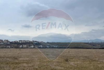 Teren de 4500 mp, în Ștrand