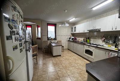 Casă cu 6 camere în Livada - 3