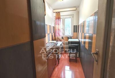 Apartament cu 2 camere la etaj intermediar, etajul 1, zona Dacia - 3