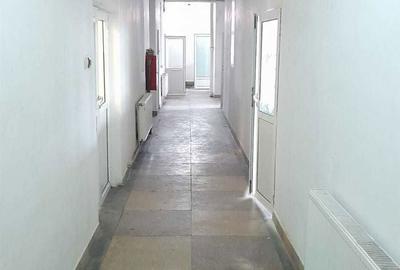 Spațiu comercial, de 290 mp, în Central - 3
