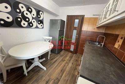 Apartament cu 3 camere decomandat în - 8