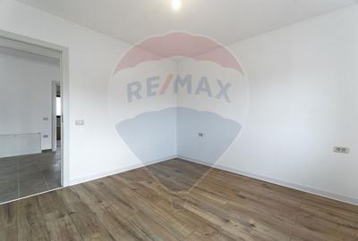 Casă cu 4 camere cu Teren 397 Mp în Tărlungeni - 26