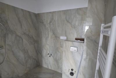 Apartament cu 3 camere decomandat în Miroslava - 10