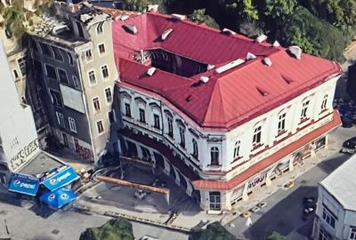 Casă individuală cu 30 camere cu Teren 687 Mp în P-ța Universității - 15
