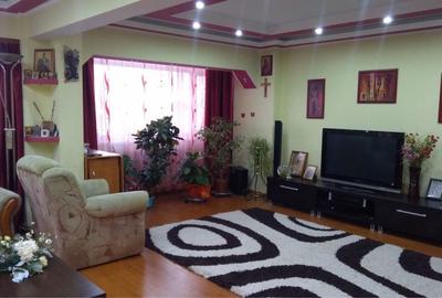 Apartament cu 3 camere decomandat în Exterior Vest - 1