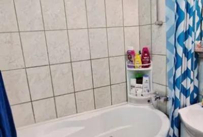 Garsonieră decomandată în Baza 3 - 8