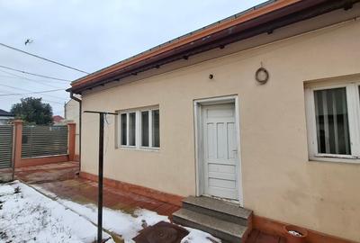 Casă individuală cu 3 camere cu Canalizare în Central - 7