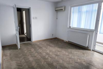 Apartament cu 3 camere decomandat în Vest - 2