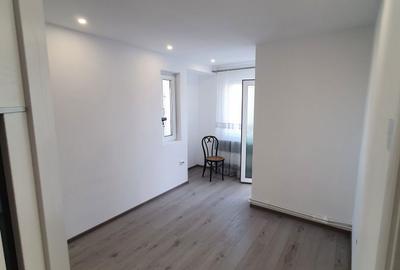 Apartament cu 3 camere semidecomandat în Central - 3