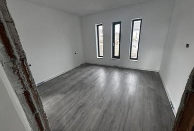 Casă cu Teren 583 Mp în Șag - 2