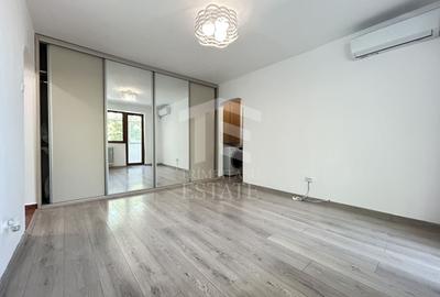Apartament cu 3 camere semidecomandat în Tomis Nord