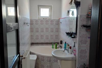 Apartament cu 3 camere semidecomandat în Central - 3