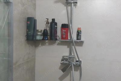 Apartament cu 4 camere decomandat în Nicolina