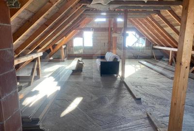 Casă cu 6 camere cu Teren 600 Mp în Central - 1