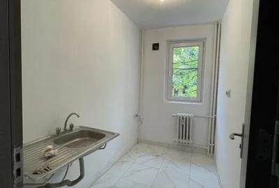 Apartament cu 2 camere, decomandat, etajul 1/4, zona Podu Ros - 6