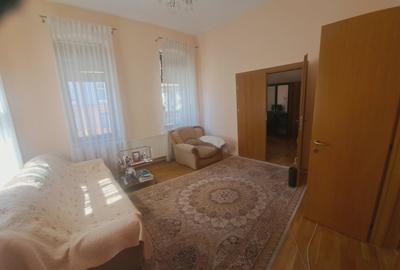 Casă cu 5 camere cu Canalizare în Ultracentral - 6