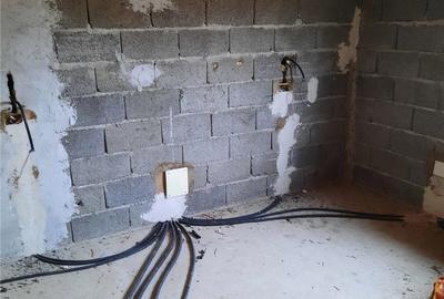 Casă cu Teren 5000 Mp în Central - 3