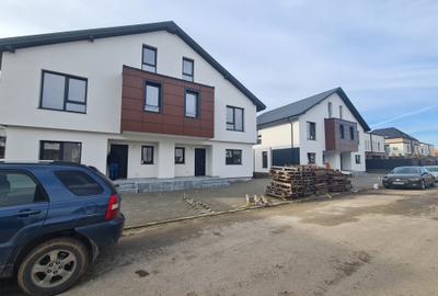 Casă individuală cu 5 camere cu Canalizare în Central - 9