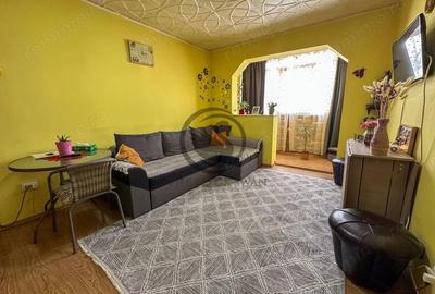 Apartament cu 3 camere semidecomandat, mobilat în Malu Roșu