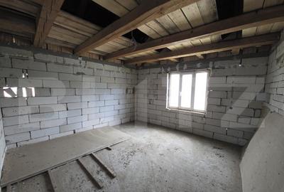 Casa la tara de vanzare, cu 13 ari de teren, la 40 km de Bi - 28