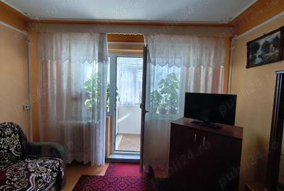 Apartament cu 3 camere semidecomandat în Zimbru - 1